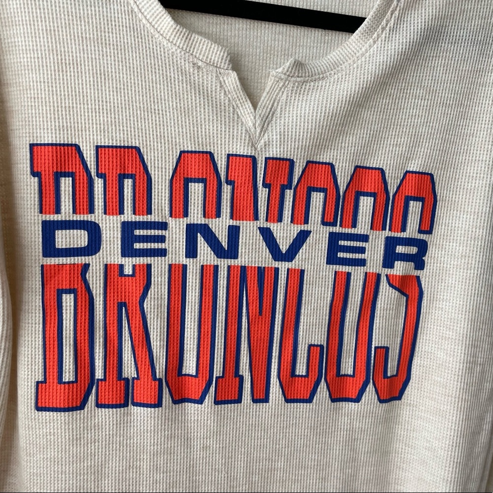 Junk Food Clothing - Broncos - Womens Long Sleeve Tee-Shirt.